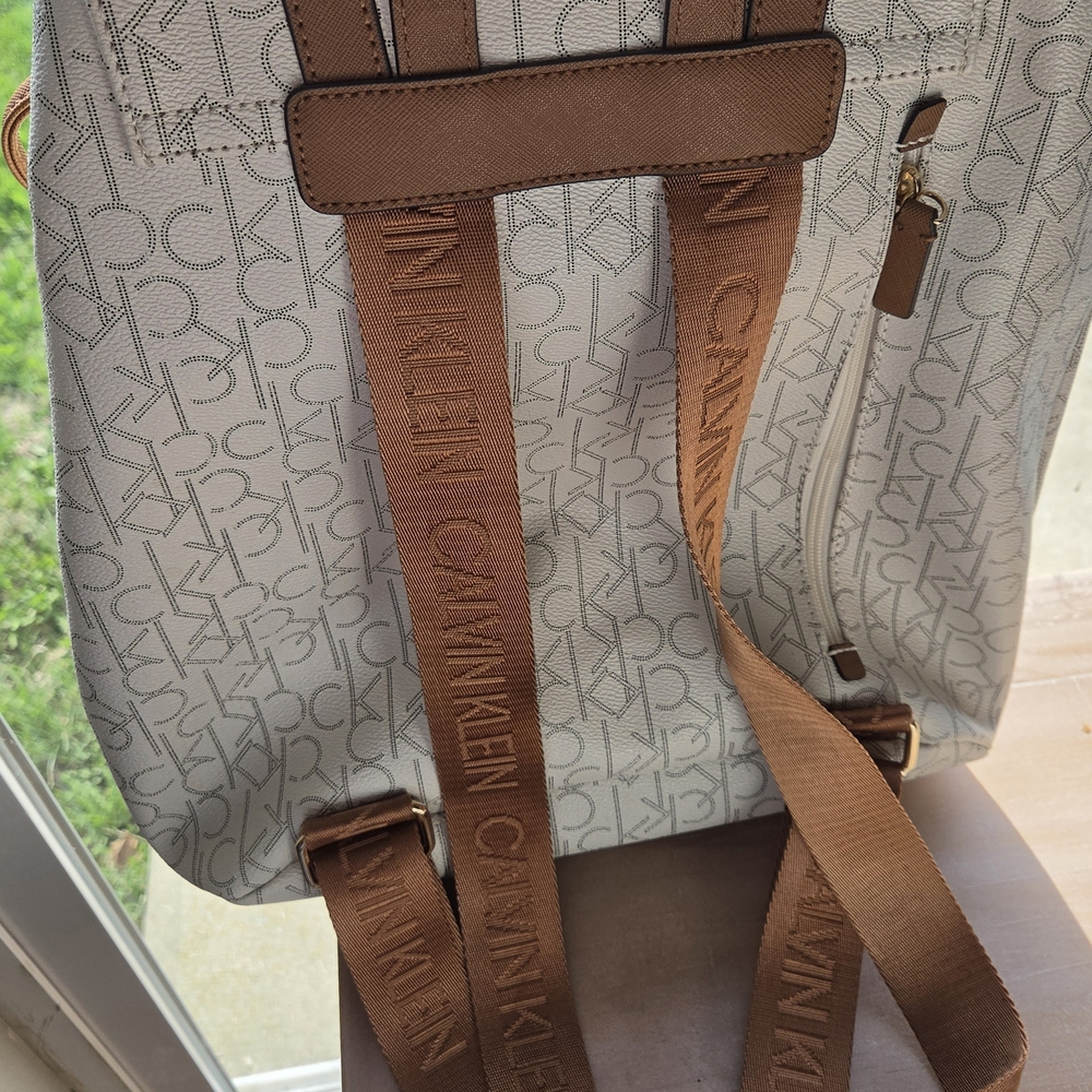 Calvin Klein Hudson Cargo Signature BackPack NWOT - Picture 2 of 9